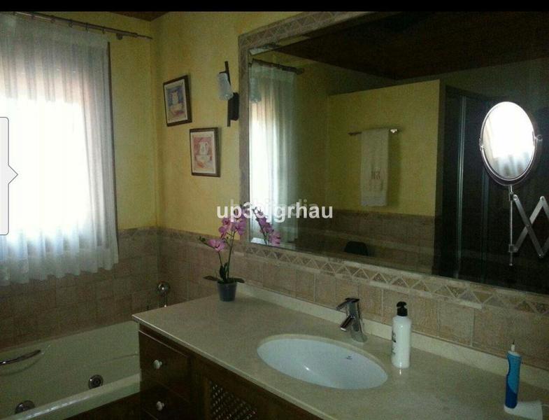 Foto 80271aea-044e-4916-930e-7c58828caf6c. Apartamento en calle Parque Central 5 piso en venta 17, en Estepona