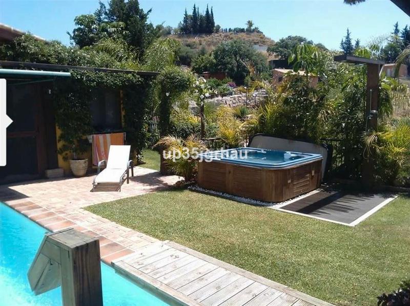 Foto a607b8f5-caae-4e66-87d7-20dc9b6b1e4c. Apartamento en calle Parque Central 5 piso en venta 17, en Estepona
