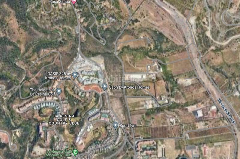 Foto b3204460-8390-4175-8f21-706e29f87965. Terrain résidentiel dans calle Parque Central 5 dans Estepona