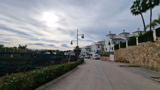 Terreny residencial a Calle parque central 5. Terreno en venta en estepona, el campanario 0, estepona