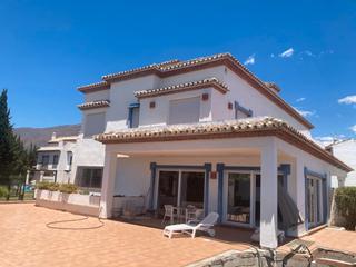 Casa adossada a Calle parque central 5. Casa / chalet adosado en venta en malaga, estepona, costa del so