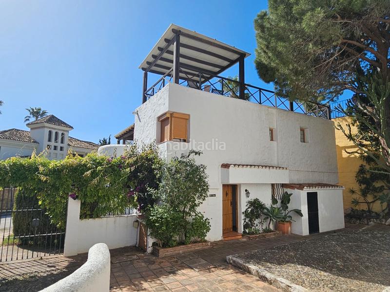 Foto f83f9fac-33fc-4635-b03b-9ba74de17c2f. Chalet en avenida plutarco 34 ¡descubre el lujo y exclusividad en sierra blanca, marbella: tu oportunidad de inversión única! en Málaga