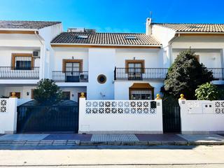 Casa adossada a Avenida pablo ruiz picasso 11. Tu oasis en la costa del sol: chalet adosado de ensueño en san p