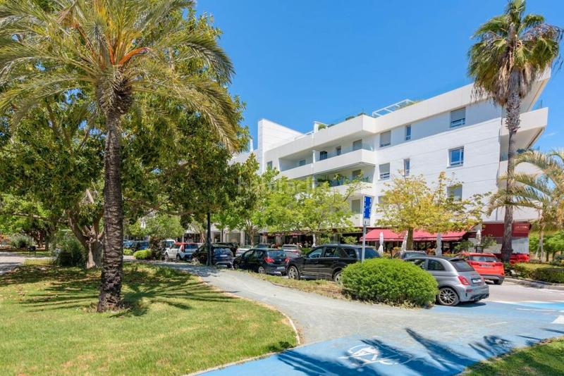 Foto 0a17aed5-d87e-4e0b-a4e5-0f4601f6fba4. Piso en calle castilla s/n tu oasis de lujo a un paso del mar en san pedro en Marbella