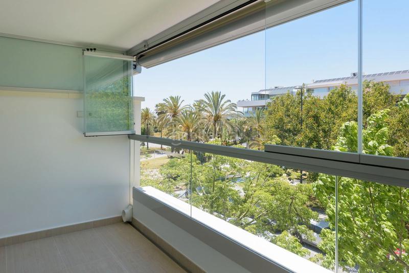 Foto c95aad82-d203-4301-9df0-6e9bd58ca53d. Piso en calle castilla s/n tu oasis de lujo a un paso del mar en san pedro en Marbella