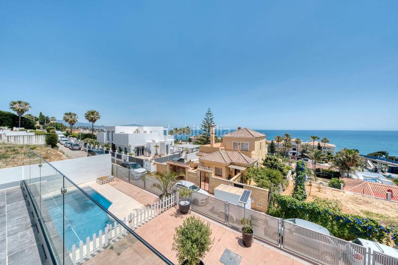 Foto 0ae3be37-4492-4d44-af57-821bc3179adb. Casa en calle maestro chueca 64 ¡su paraíso le espera! una villa con vistas al mar y potencial ilimitado en Estepona