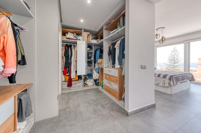 Foto 584c1c91-7614-45c6-8fea-4d6e5a8b9a74. Casa en calle maestro chueca 64 ¡su paraíso le espera! una villa con vistas al mar y potencial ilimitado en Estepona