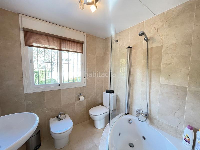 Foto 16f1effb-cc18-436d-b4b5-b26293875f48. Chalet in avenida del carmen 21 in puerto de Estepona Estepona