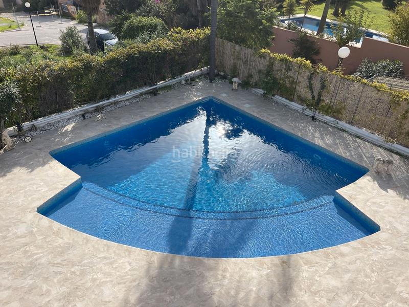 Foto 67351dde-0c6c-4bb5-8412-d29908e89e6d. Chalet in avenida del carmen 21 in puerto de Estepona Estepona