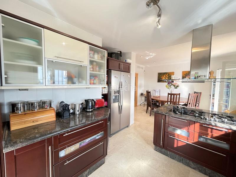 Foto be01be79-5c66-4c92-88b7-3d34785ce9f3. Chalet in avenida del carmen 21 in puerto de Estepona Estepona