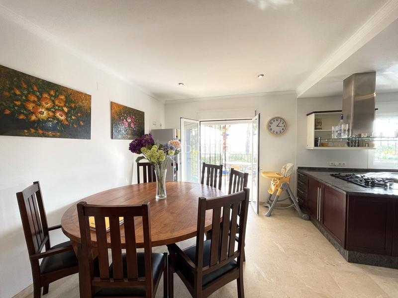 Foto e88a09a4-e1ba-4c1a-bd2e-609e393a0f51. Chalet in avenida del carmen 21 in puerto de Estepona Estepona