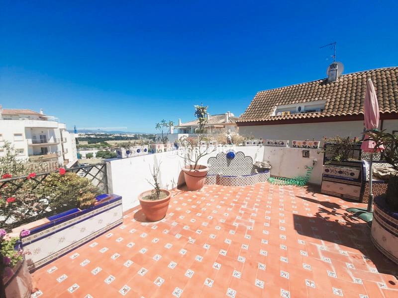 Foto b0a00335-de2a-4f09-b745-47f5a97fc2d3. Chalet in calle jerez 1 in San Pedro de Alcántara Pueblo Marbella