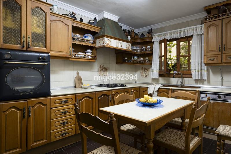 Foto c85ac1ca-29c4-4d13-bd1b-9d00fa88e61c. Chalet in calle jerez 1 in San Pedro de Alcántara Pueblo Marbella