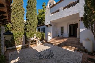 Chalet à Calle 4 a 12. La oportunidad de oro que esperabas: ¡villa exclusiva con potenc