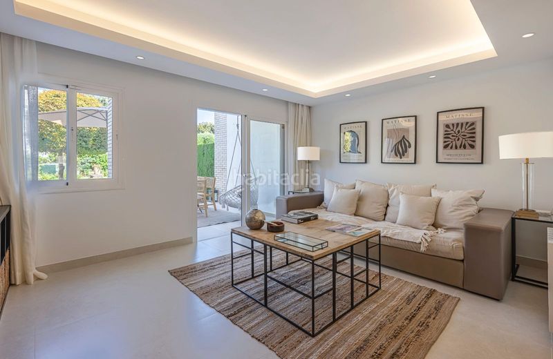 Foto 77a4938e-2945-4822-bbb7-2ff90112880a. Casa adossada amb piscina a Los Naranjos Marbella