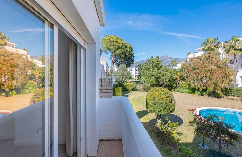 Foto 0207ac15-4736-49f1-afef-60ebba871e1a. Affitto casa a schiera con piscina in Los Naranjos Marbella