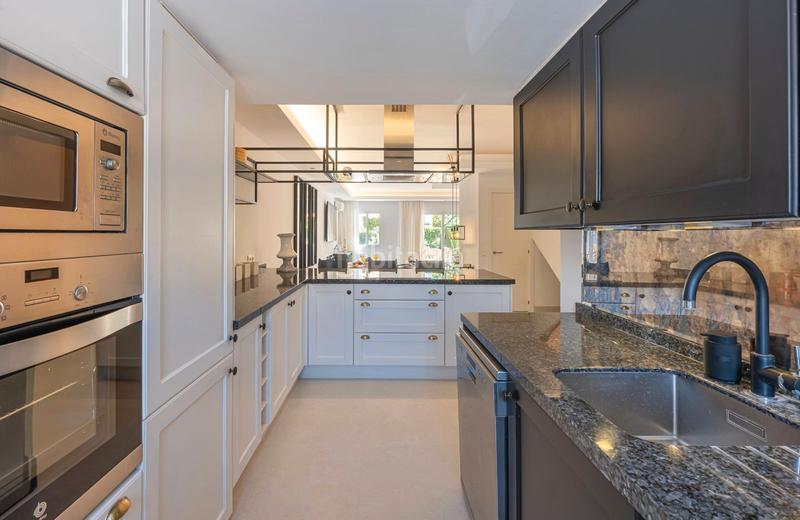 Foto c2e90525-a435-4e3b-a126-b26e2985e25d. Location maison jumelée avec piscine dans Los Naranjos Marbella