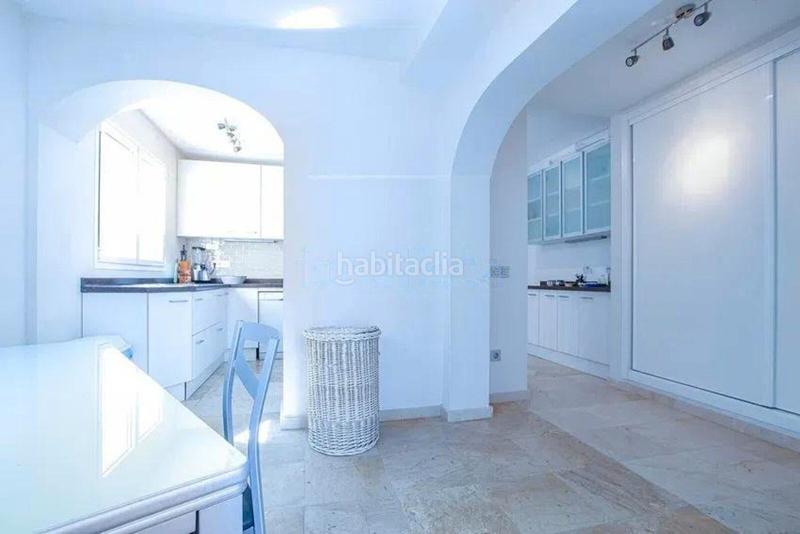Foto 75cb6d91-55c2-4099-ad87-b7866f8d3f6e. Chalet en avenida de barcelona 8 descubre tu hogar ideal en san pedro de alcántara en Marbella
