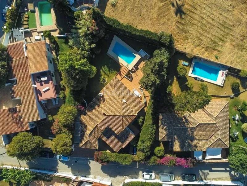 Foto fcf33c16-c711-4ccf-a8ec-abf3957dd1ac. Chalet en avenida de barcelona 8 descubre tu hogar ideal en san pedro de alcántara en Marbella