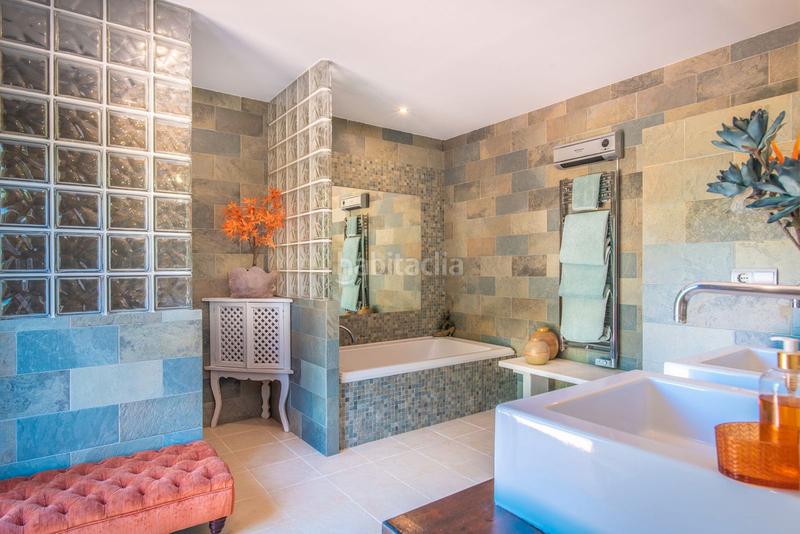 Foto 689f237f-6701-41de-9a6e-4573b87bcd07. Chalet dans avenida de las naciones 7 dans altos de Estepona Estepona