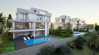 Chalet à Calle maestro chueca 64. Villas de lujo en estepona: un estilo de vida excepcional en pri