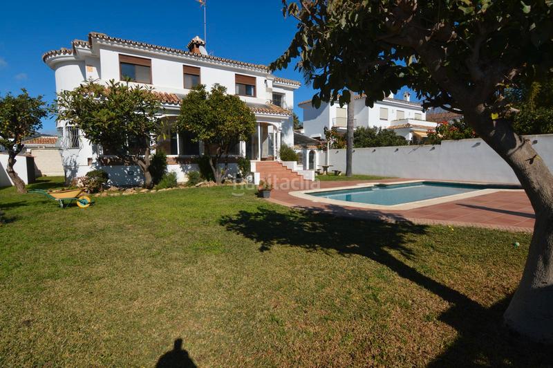 Foto cafa591e-bac7-4958-b3e1-34d694742e42. Chalet en plaza josé agüera 1 descubra la perfección en altavista: su villa ideal en san pedro de alcántara en Marbella