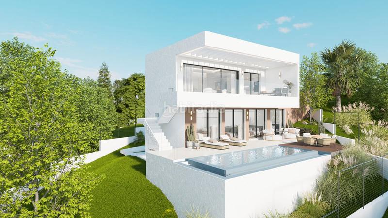 Foto 58689ebf-d9d0-4e2b-88a3-8346b4dd126c. Chalet en calle villa borghese 1 viva el lujo sostenible : una oportunidad única con vistas al golf en Estepona