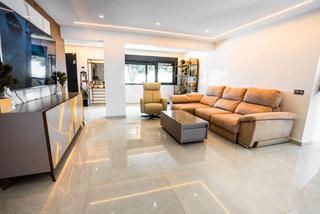 Chalet à Calle dunas de casasola 9e. ¡descubra la exclusividad en estepona: su villa de lujo le esper