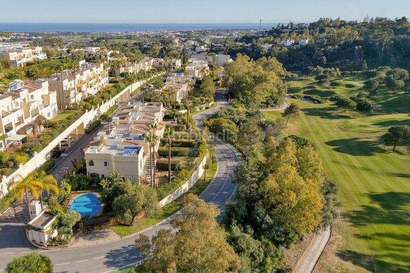 Foto 785e1c4a-f958-4a46-9b10-5d348bdf74be. Chalet en calle la pacheca alta 22 invierta en lujo: su próximo activo en la costa del sol le espera en Benahavís