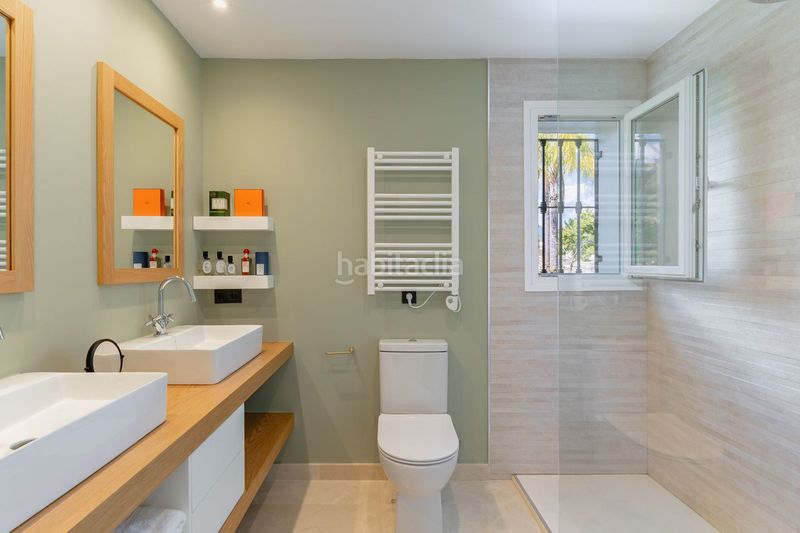 Foto d3b3460f-e6b4-4a3b-aff6-061761c62676. Chalet en calle la pacheca alta 22 invierta en lujo: su próximo activo en la costa del sol le espera en Benahavís