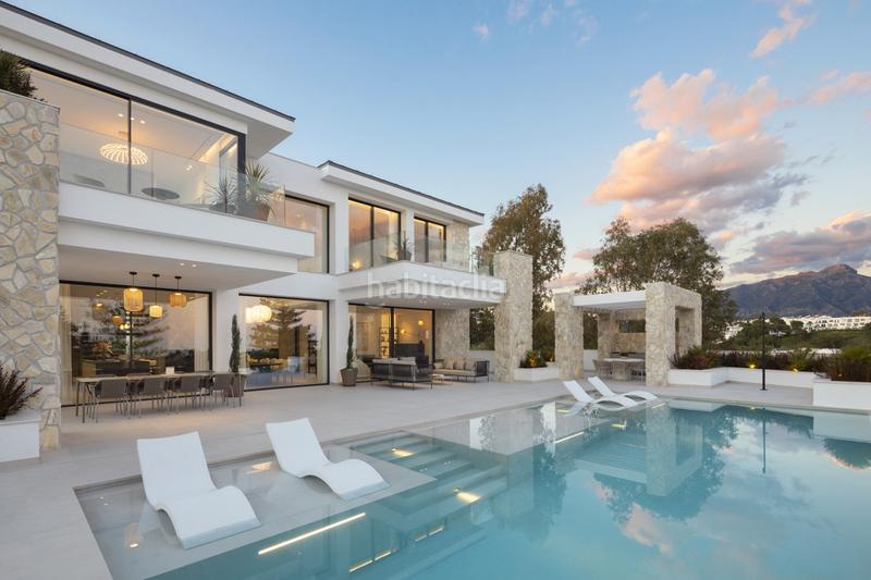 Foto 02485871-cf55-40c5-a91b-e7029c3e28ac. Chalet in avenida tomás pascual 34 in La Quinta Benahavís