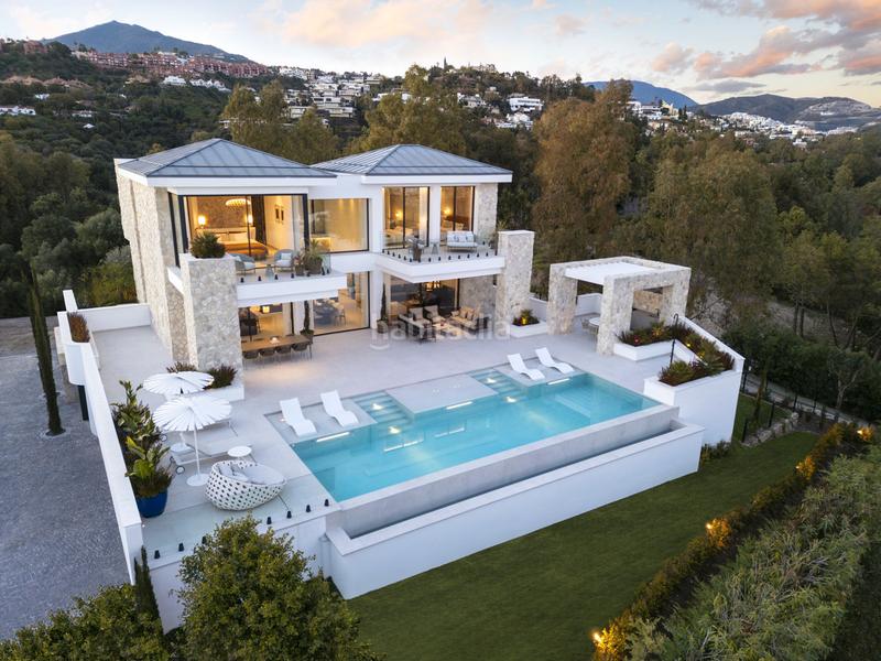 Foto b982cb28-9aa3-4bda-bd9a-4a037e6574b9. Chalet in avenida tomás pascual 34 in La Quinta Benahavís