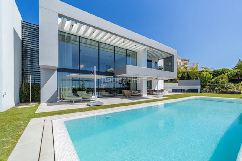 Foto 860712e1-9e3a-48cc-b070-4d21308c3ce2. Chalet en calle benahavis 29679 los arqueros: donde el lujo se encuentra con la inversión en la costa del sol en Benahavís