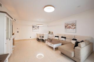 Rent Flat in N/a. Descubra capanes del golf: su inversión de lujo en la costa del