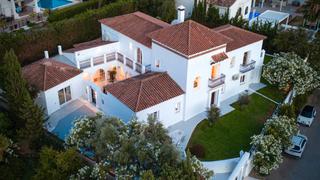 Affitto Chalet in Avenida benamara 15. Descubra el paraíso alto: su inversión de lujo en la costa del s
