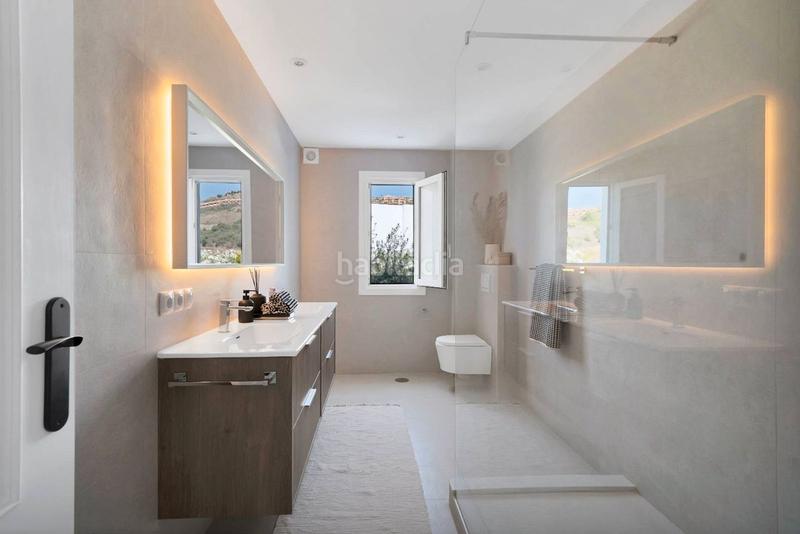 Foto 026156d4-becc-4107-b5cd-1ced25aac000. Miete chalet in avenida benamara 15 in Paraiso - Barronal Estepona