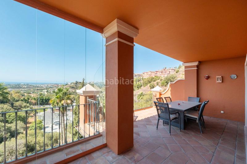 Foto 67b1079e-8bbf-43ab-a616-5ab022a6c408. Rent penthouse in carretera benahavís 15 in Nueva Atalaya Estepona