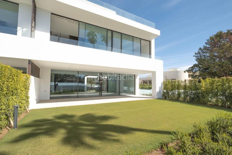 Foto 03976f59-7953-491f-bb26-344ed620d2cc. Casa aparellada amb piscina a Casco Antiguo Marbella