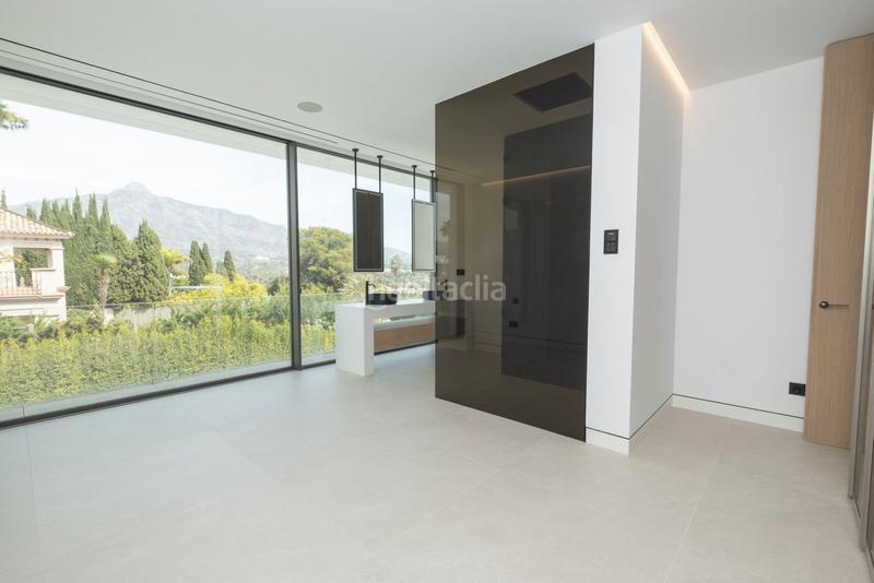 Foto 442ca395-9b2e-4599-ba0b-2a64385a8964. Casa aparellada amb piscina a Casco Antiguo Marbella