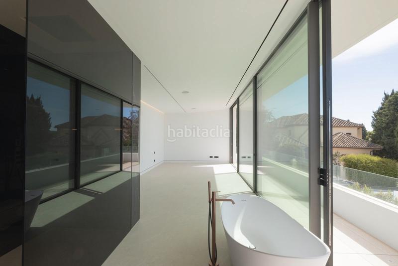 Foto 50dceab5-8fe3-4c85-b7ec-150597bfc542. Casa aparellada amb piscina a Casco Antiguo Marbella