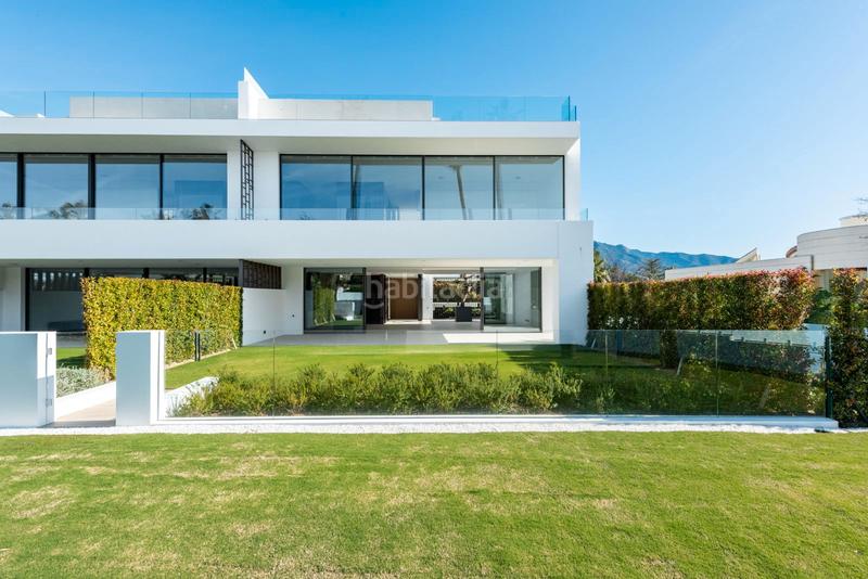 Foto 7210c234-0463-4670-ad19-48b2182a6789. Casa aparellada amb piscina a Casco Antiguo Marbella