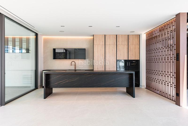 Foto 9381d14f-ab67-413d-a278-12ea0f9858f1. Casa aparellada amb piscina a Casco Antiguo Marbella