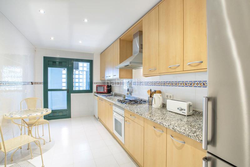 Foto 4c33fdae-89b9-45b3-a22e-085d16e2ffc1. Piso en calle sp 28 de febrero 1 piso en venta en Marbella