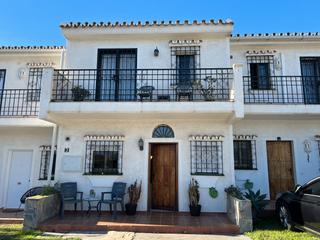 Xalet a Calle del tenis 6. Descubra el encanto y la tranquilidad en su próximo hogar en la