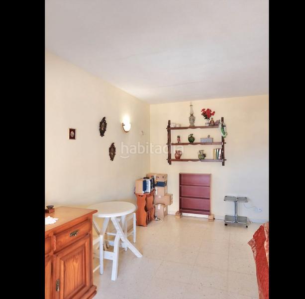Foto 13a5a298-8fc2-4c66-bd6c-2fa940c87bb7. Piso en avenida acapulco 13 descubra su refugio costero en primera línea de playa: lujo y confort en la costa del sol en Fuengirola