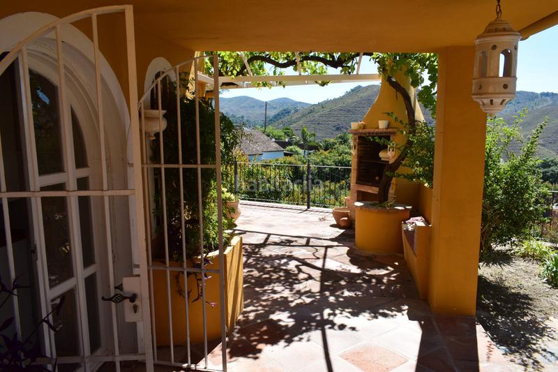 Foto 88a0638e-d34b-48b6-9d33-420428800475. Chalet en calle jollanias 2 descubra el encanto y potencial de una propiedad única a minutos de marbella en Ojén