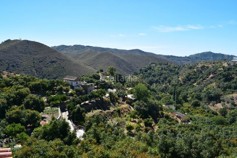 Foto bacf51c1-8d6d-42ae-9650-60f6b61dd30c. Chalet en calle jollanias 2 descubra el encanto y potencial de una propiedad única a minutos de marbella en Ojén