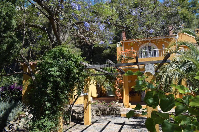 Foto bdf62605-1cba-4aa2-a152-11f4e97079a7. Chalet en calle jollanias 2 descubra el encanto y potencial de una propiedad única a minutos de marbella en Ojén
