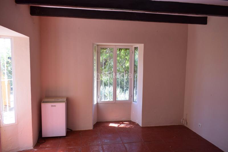 Foto d8048484-008b-41d9-b2a0-4bfcd3279cf2. Chalet en calle jollanias 2 descubra el encanto y potencial de una propiedad única a minutos de marbella en Ojén