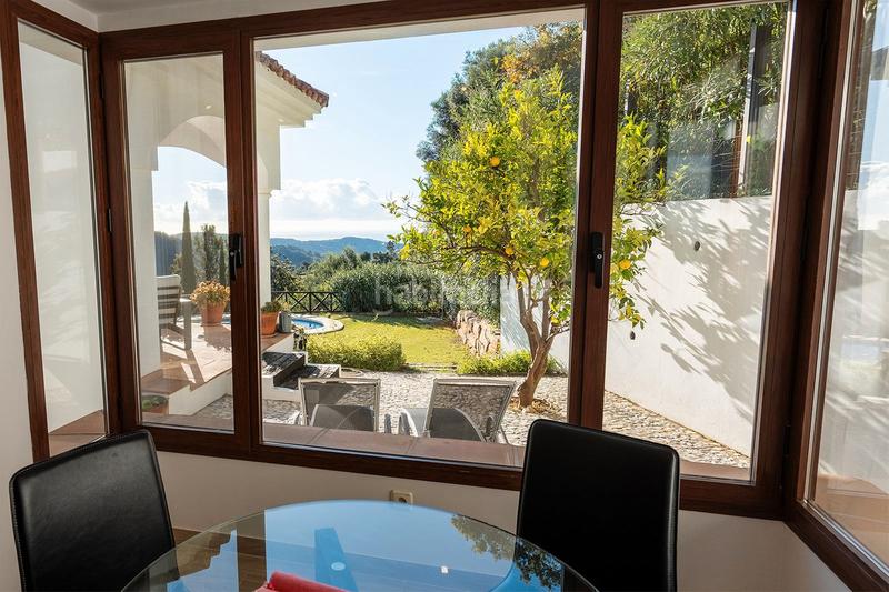 Foto 173eb78c-5bb5-494b-a95e-eb25dcd99e9b. Chalet en urbanizacion montemayor alto 1 descubra el lujo y la serenidad en monte mayor, : su villa de ensueño con vistas panorámicas en Benahavís